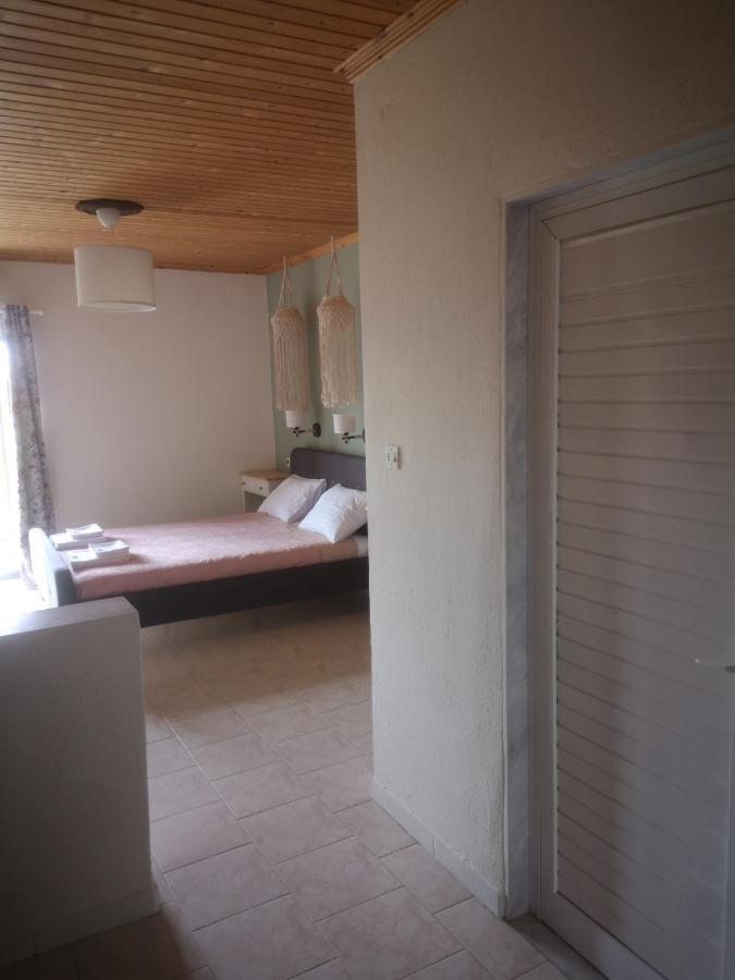 Achillion B&B Paralia Skotinis Exterior photo